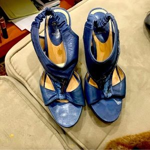 Gorgeous made in Italy blue soft leather (like butter)  made very well!